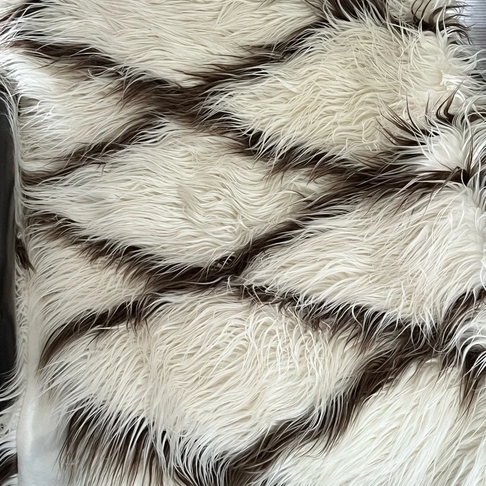 #Z GALLERIE RUG/ Throw, smoke free pet free home. White W/ Brown lines.